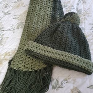 Hat and scarf set crocheted by me